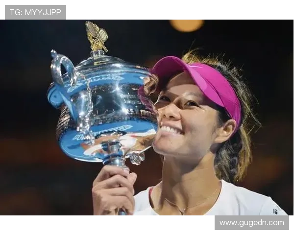 中国网球新星李娜再创佳绩 获得国际大满贯赛事冠军引发热议