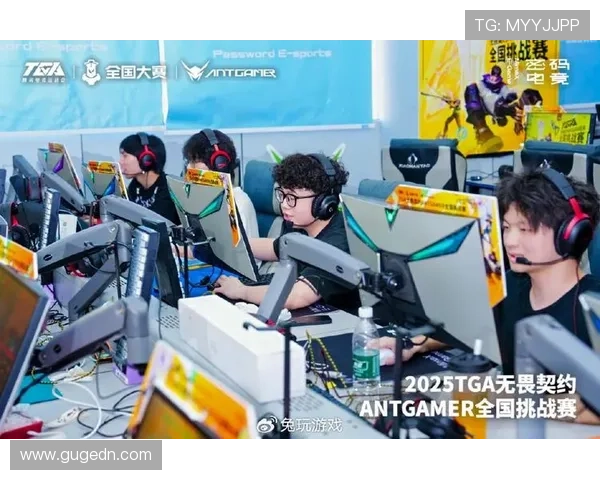 《全球电竞赛事盛况回顾2025年，战队实力对决引爆粉丝热潮》