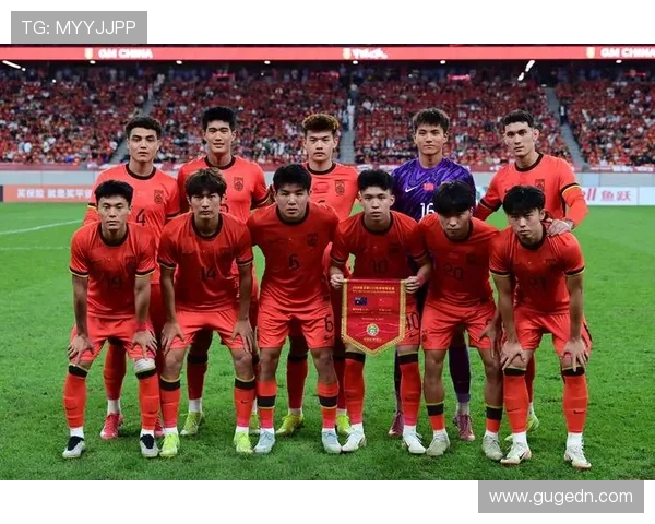 中国足球队备战亚洲杯关键赛,目标突破小组赛晋级八强 中国足球队备战亚洲杯关键赛,目标突破小组赛晋级八强