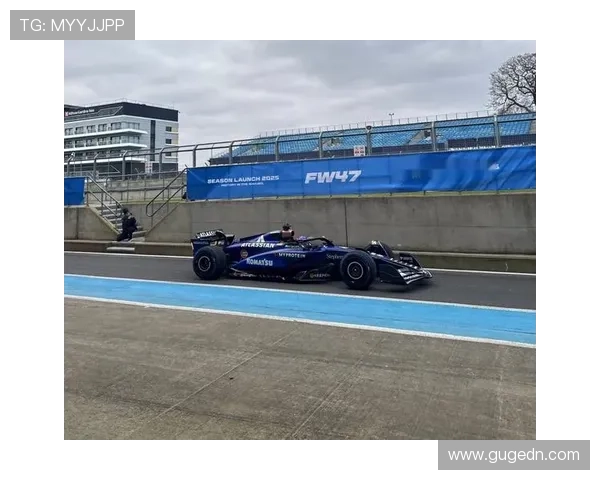 F1赛季最新动态:车队竞争激烈 引擎升级与技术革新成焦点 F1赛季最新动态:车队竞争激烈 引擎升级与技术革新成焦点