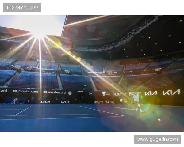 网球赛场风云再起 2025年澳网即将开幕 关注明星选手备战动态